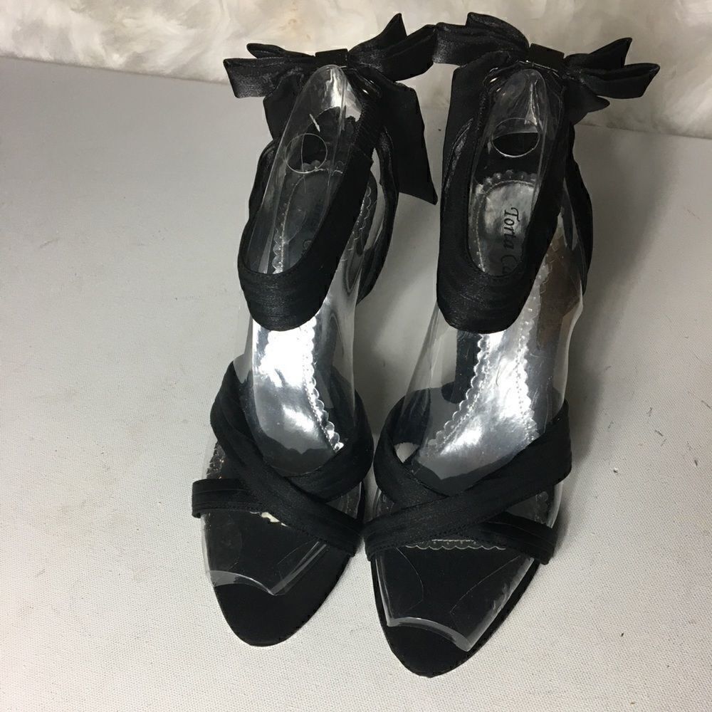 Torts Caliente black chiffon silver heels size 9W
